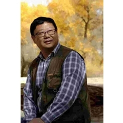 李文龙